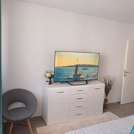 Luxury-Apartment Ultracentral Кымпулунг-Молдовенеск Экстерьер фото