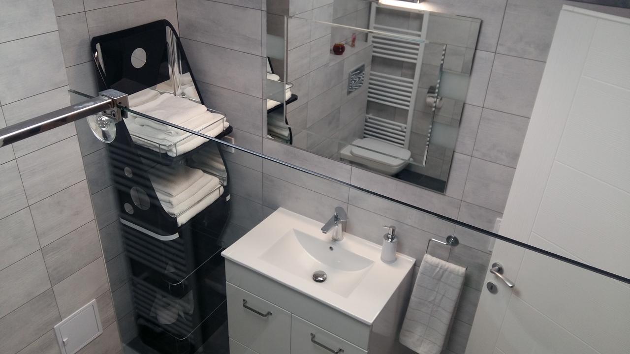 Luxury-Apartment Ultracentral Кымпулунг-Молдовенеск Экстерьер фото